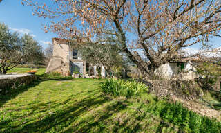 Maison 15 Pièces 517 m² à vendre à Cucuron (84160)