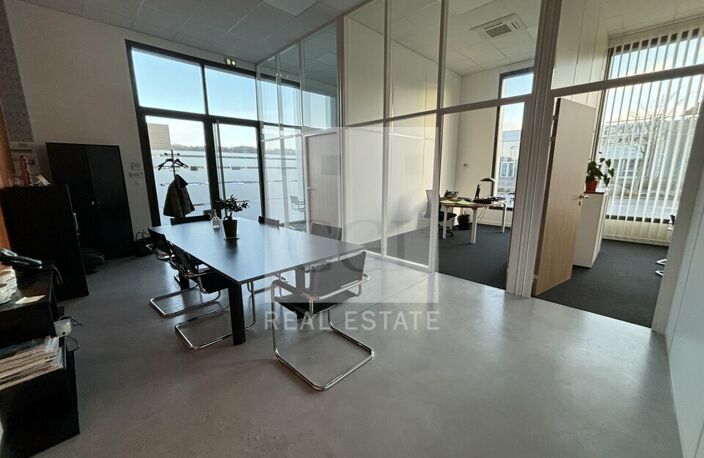 BUREAUX à LOUER — photo 3