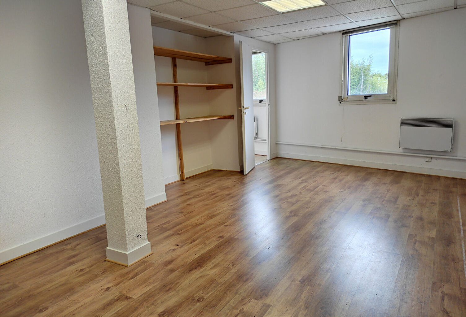 A louer bureau  50 m2 avec parking à Bordeaux — photo 1