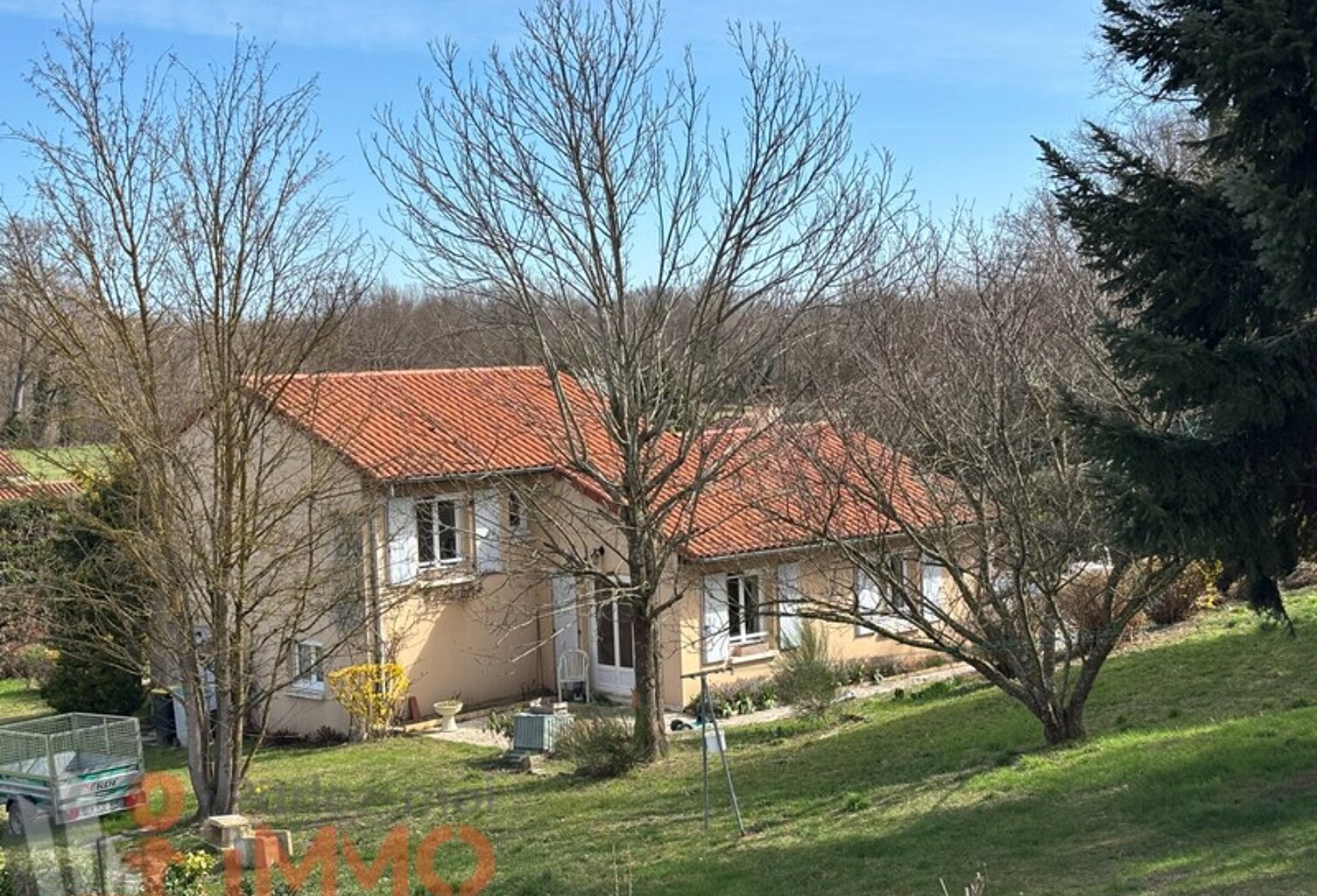 Villa — photo 1