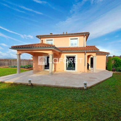 Maison 4 pièces 549900 €