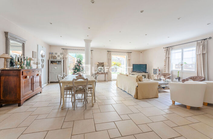 À vendre, maison Eveux 4 pièces 140 m2 carrez 262 m2 total — photo 2