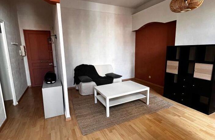 Très grand T2 de 41m2 entièrement meublé à 5 minutes du métr — photo 5