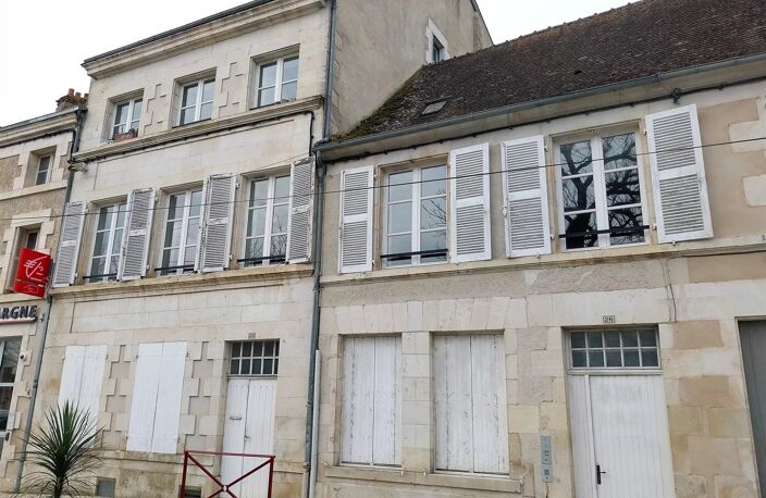 Immeuble à usage mixte avec jardin à vendre à Saint Savin 86 — photo 2