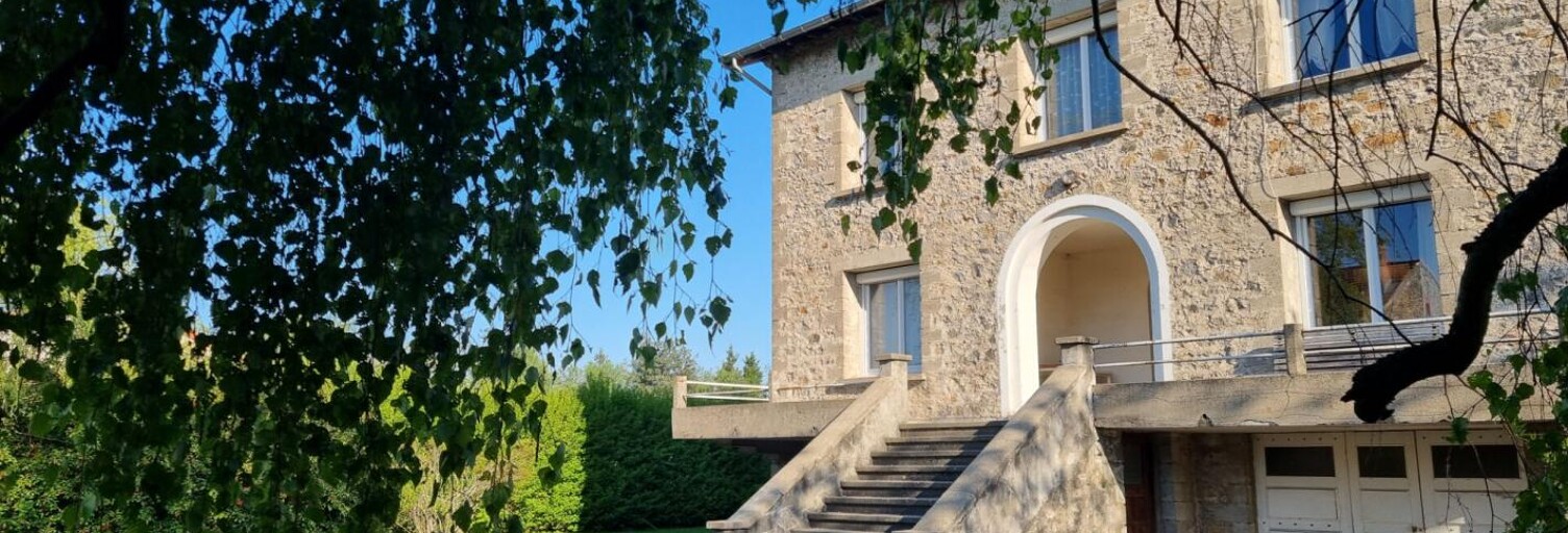 Maison 13 Pièces 260 m² à vendre à Saint-Romain-Lachalm (43620)