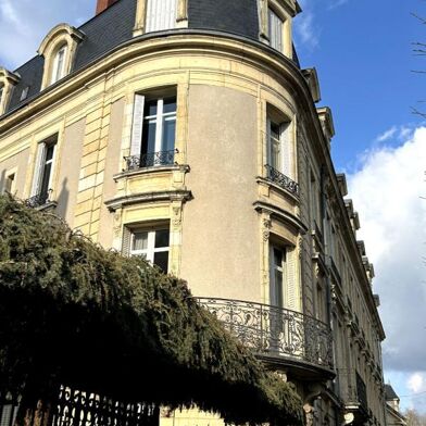 Appartement 8 pièces 222600 €