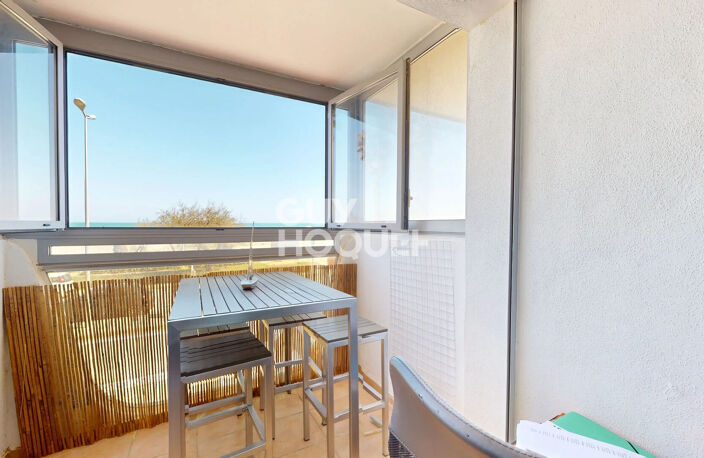 Appartement traversant - Vue mer - T2 de 39.22m² + 6.32 m² de loggia_ — photo 2