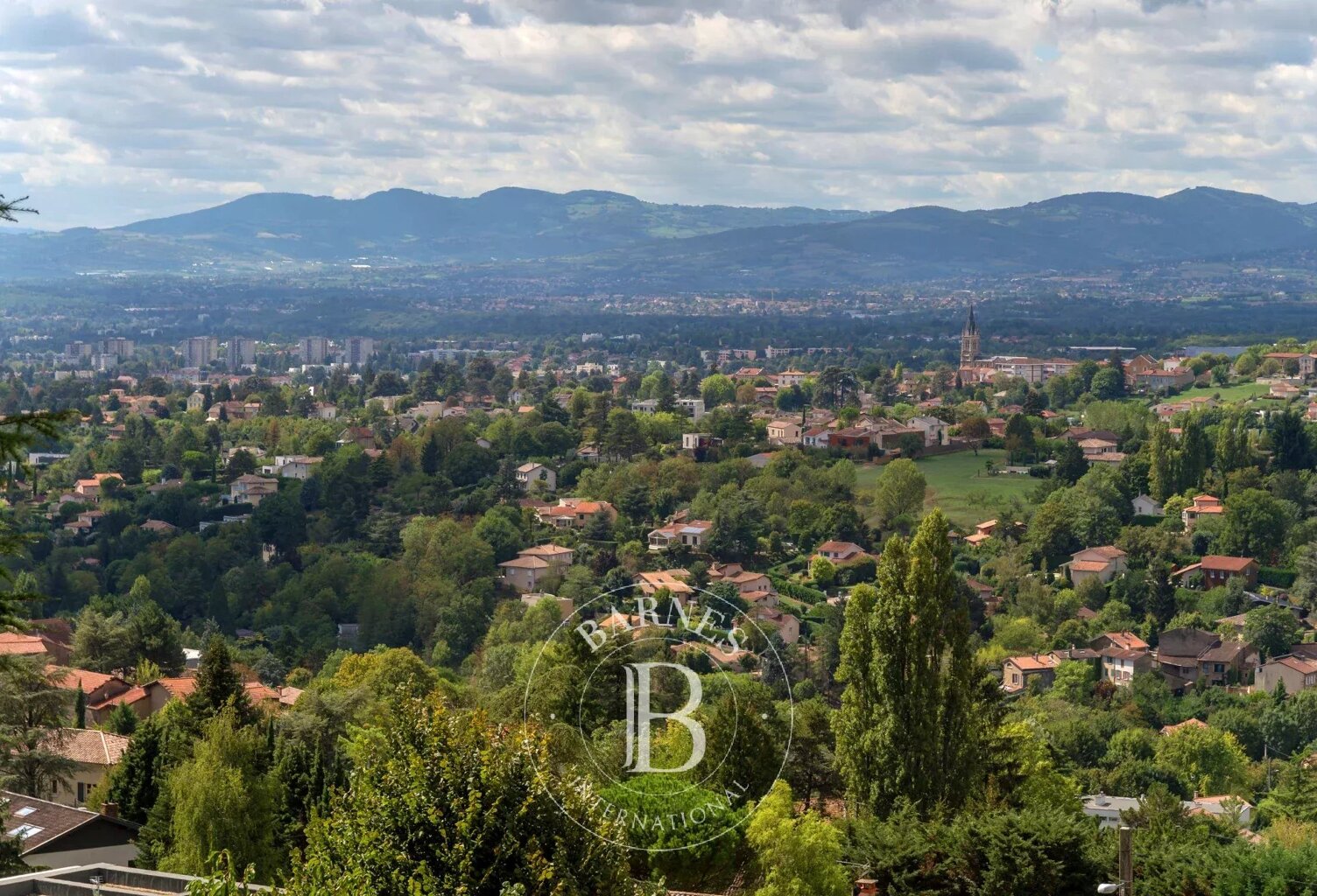 EXCLUSIVITÉ - Saint-Cyr-au-Mont-d’Or - Maison de 197,63 m² – Terrain de 5318 m² - 4 Chambres — photo 1