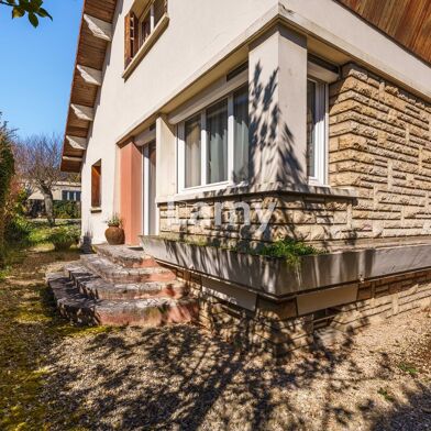 Maison 5 pièces 397000 €