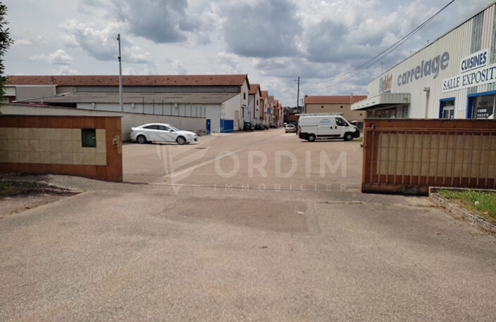 AUXERRE - ZONE D'ACTIVITE- DEPOT de 2210M² - TERRAIN 1600M² — photo 4