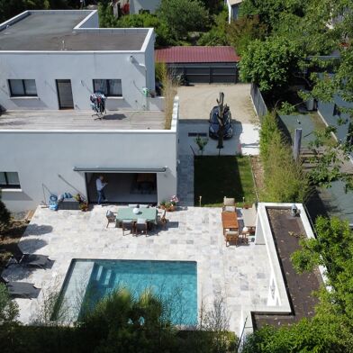 Maison 8 pièces 1300000 €