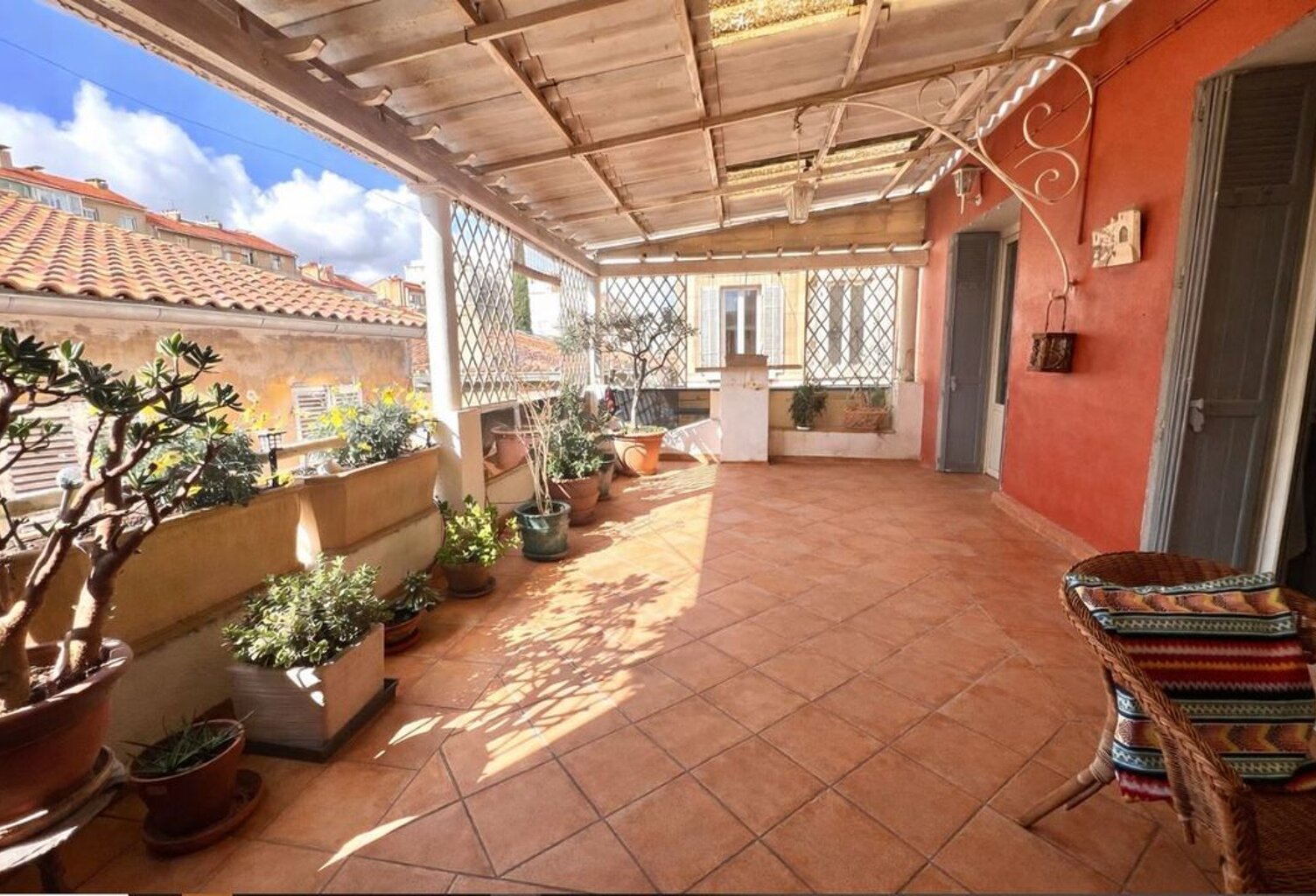 Maison de ville T5 115m² avec immense garage/atelier 130m² et — photo 1