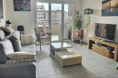 Appartement 4 pièces 275000 €