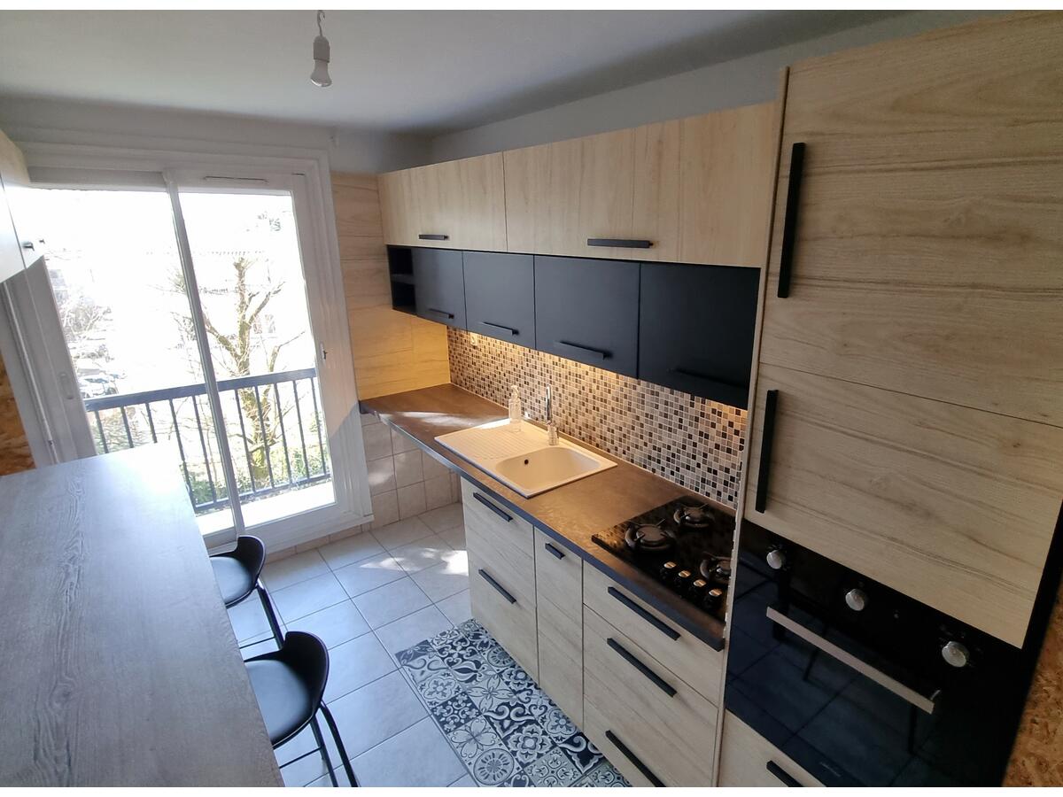 Décines-Charpieu Appartement 3 pièces 69 m²