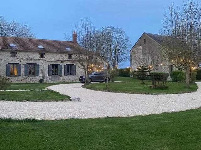 Ferme rénovée avec charme sur grand terrain (Creuse). — photo du bien