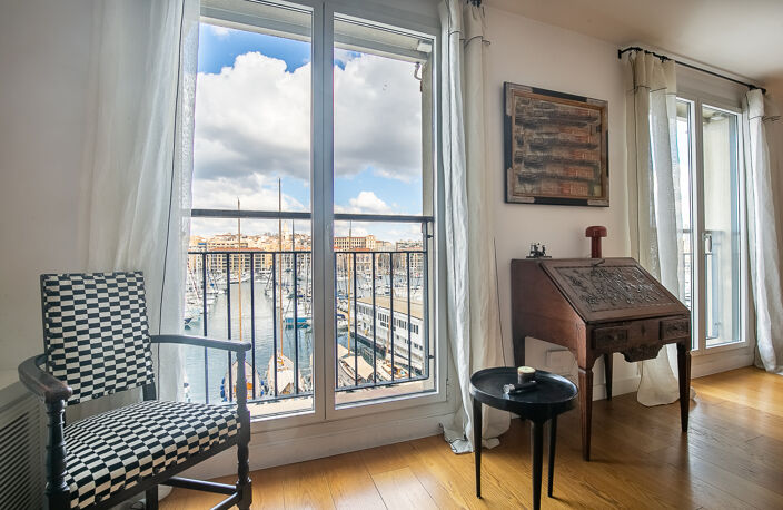 APPARTEMENT D'EXCEPTION VUE VIEUX PORT - 13007 — photo 2