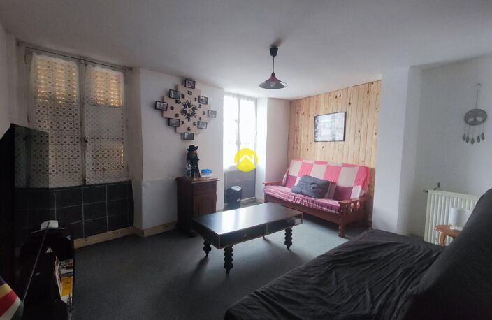 MAISON A RÉNOVER CENTRE VILLE  JOUET-SUR-L'AUBOIS — photo 3