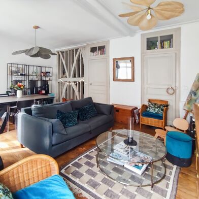 Appartement 3 pièces 243250 €