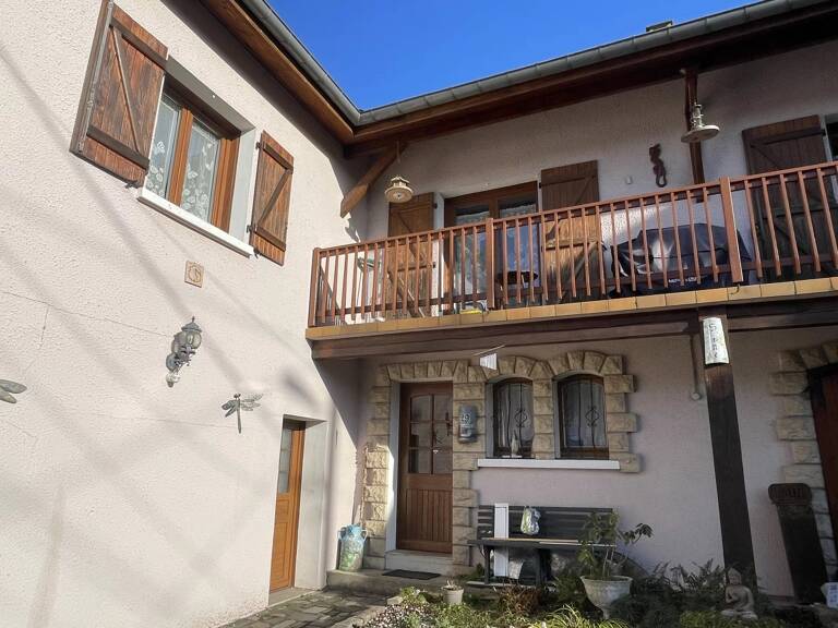 Maison de village à Saint-Joire plus studio . — photo 1