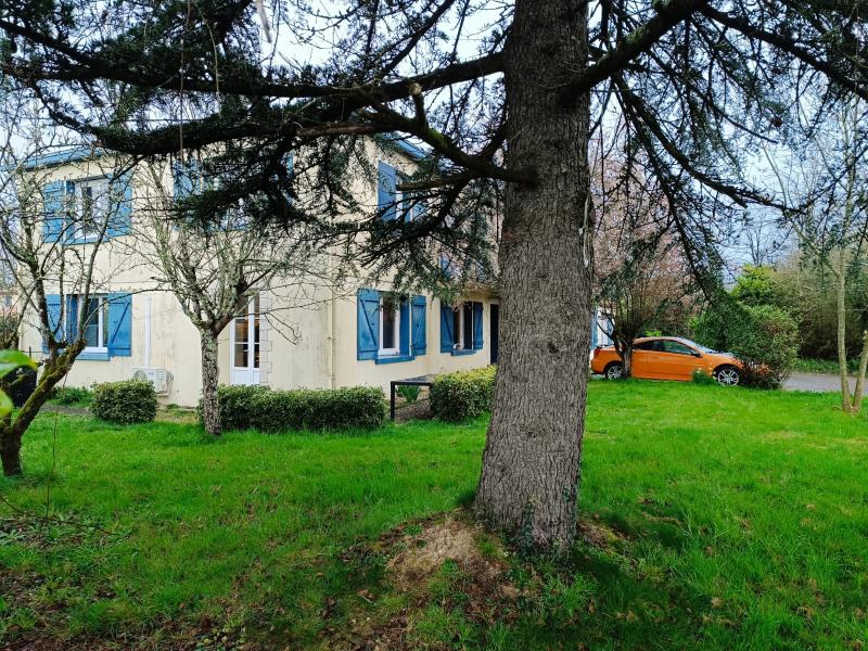 Villa / Maison  T9 à vendre Bourneau 85200