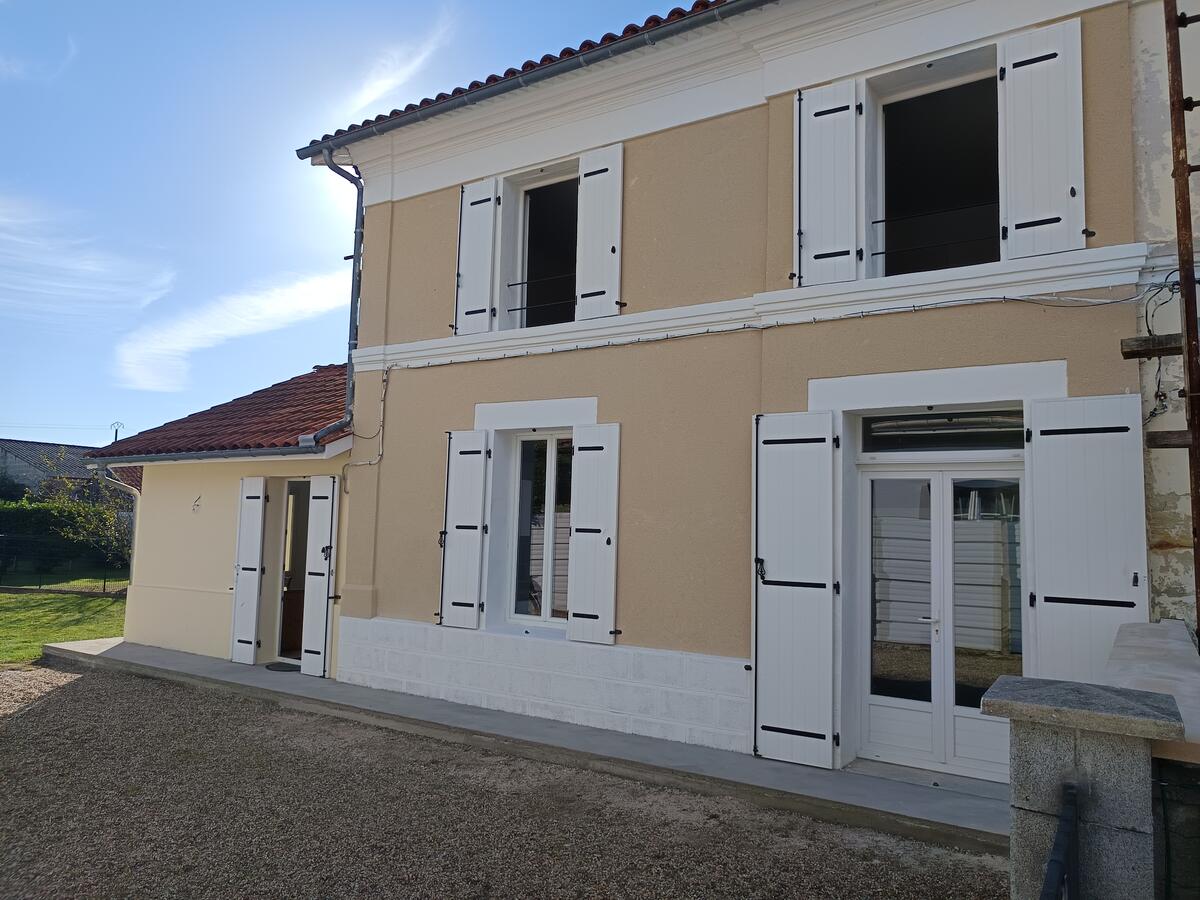 Villa / Maison  T5 à vendre Saint-Seurin-sur-l'Isle 33660