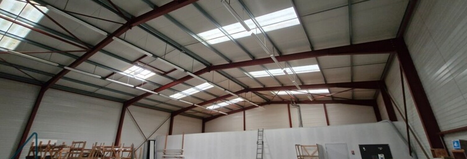 Commerce  350 m² à louer à La Trinité-Surzur (56190)