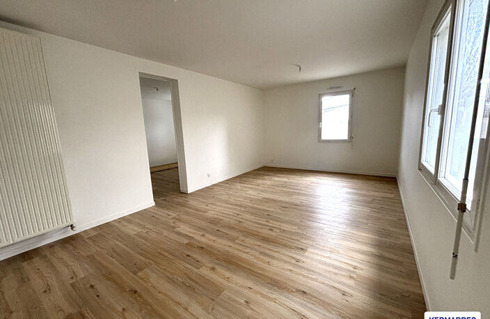 A VENDRE Local Commercial/Bureaux 2 pièces à DOMAGNÉ 45,37 m² - 96 700  HAI — photo 2