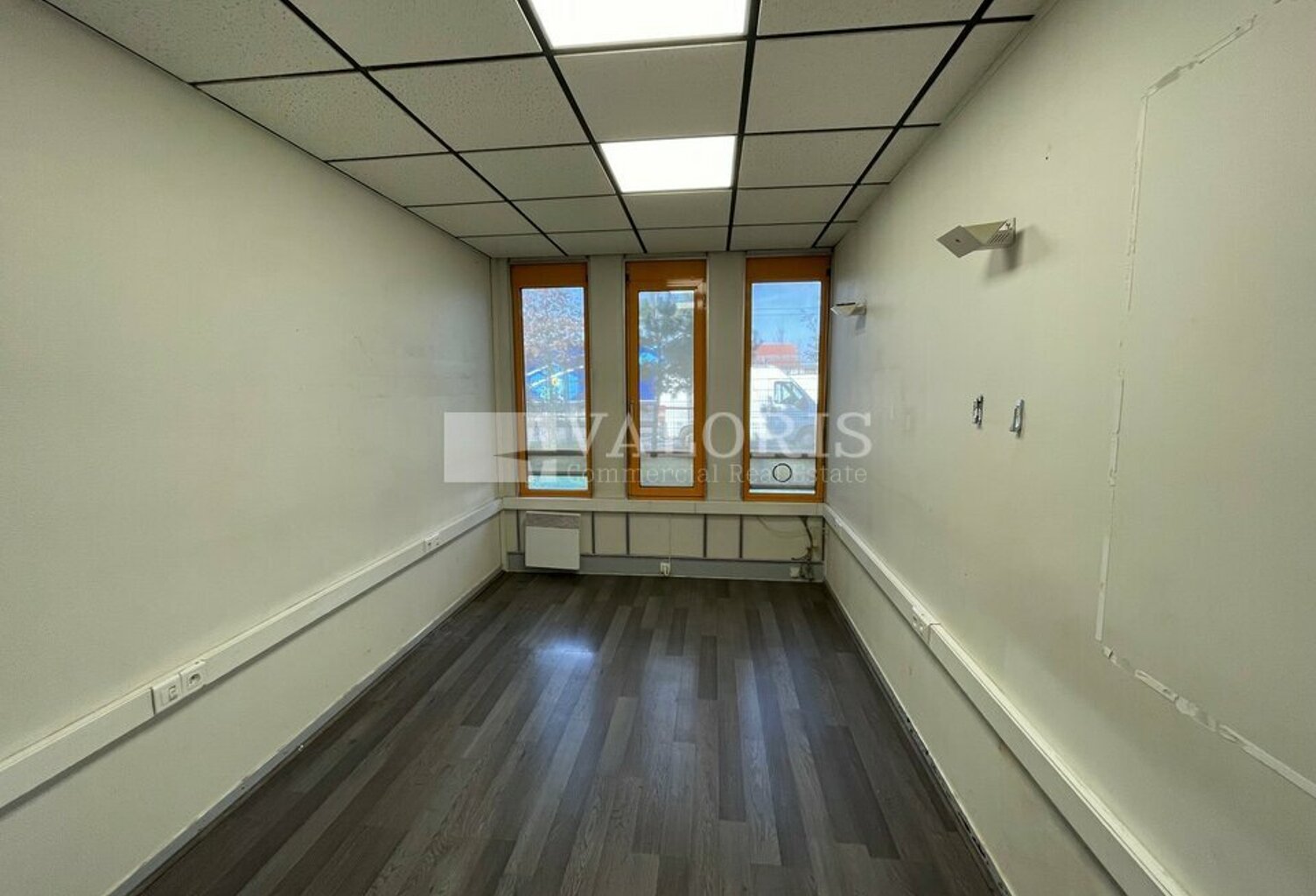 BUREAUX à LOUER — photo 1