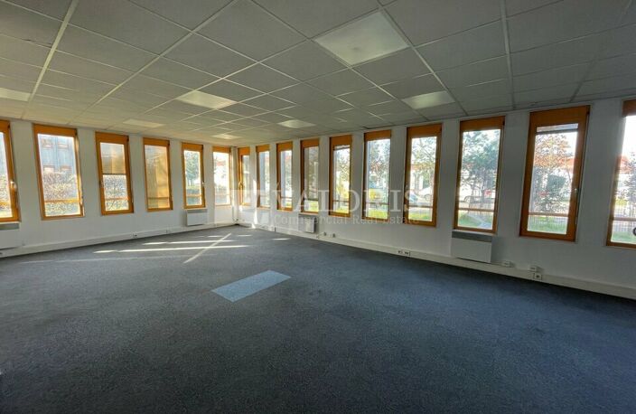 BUREAUX à LOUER — photo 4