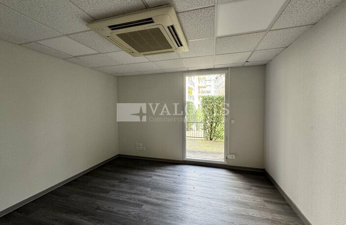 BUREAUX à LOUER — photo 3