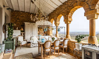 Maison 8 Pièces 188 m² à vendre à Ville-sur-Jarnioux (69640)