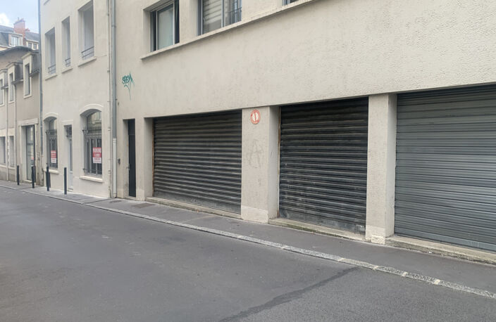 Double box fermé 44100 NANTES — photo 3