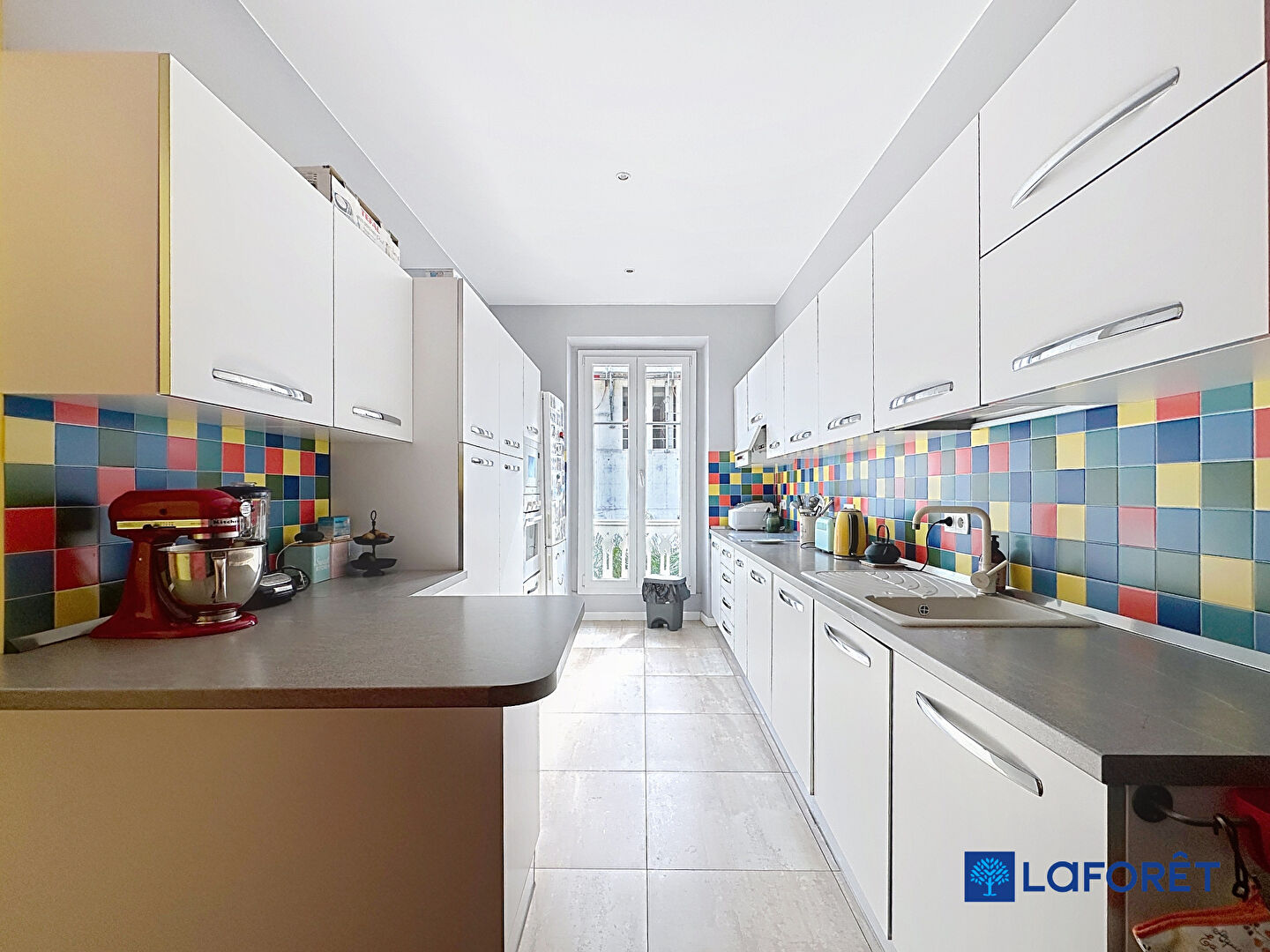 Photo Rare et Prestigieux. Appartement de 143 m² dans un Immeuble B... image 2/4