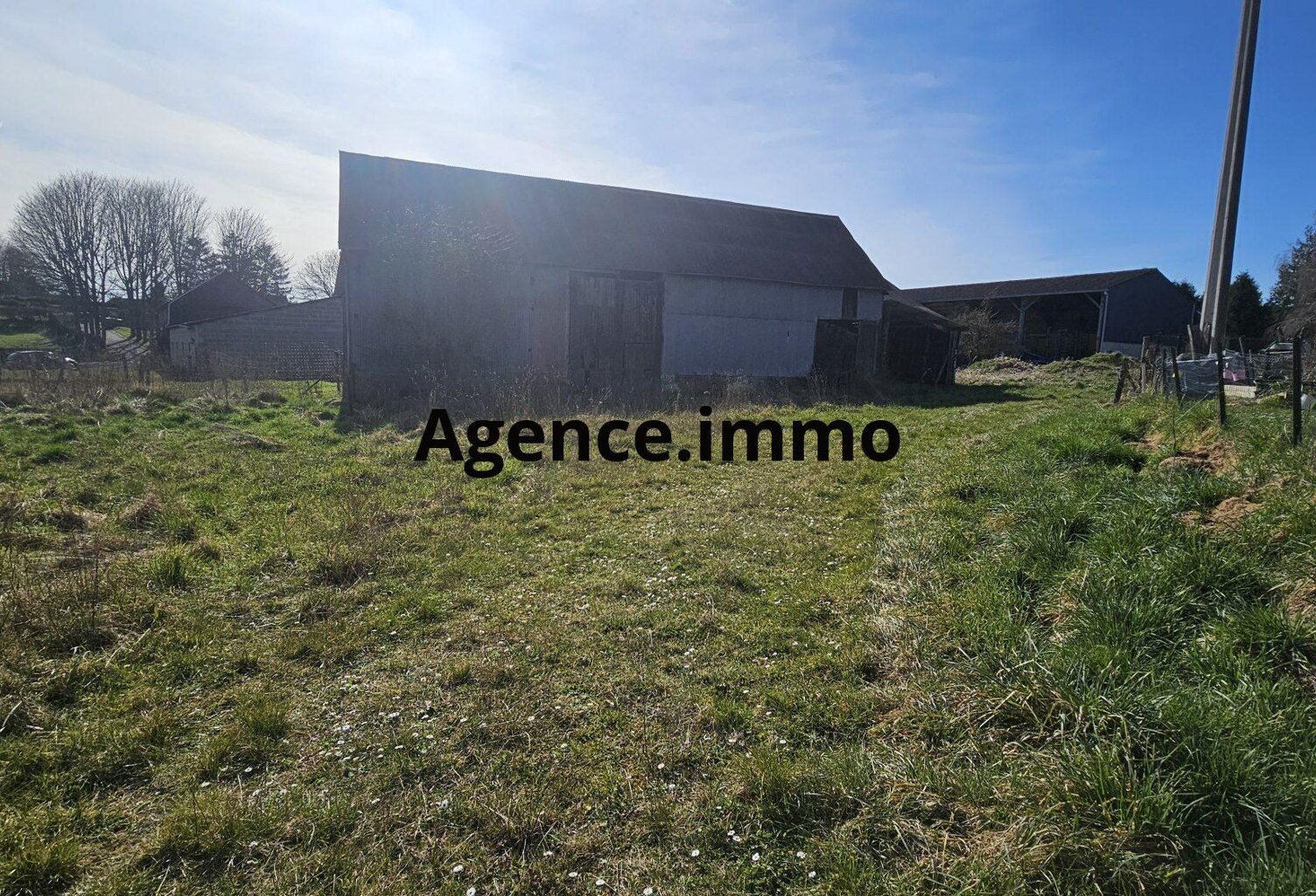Terrain avec dépendance — photo 1