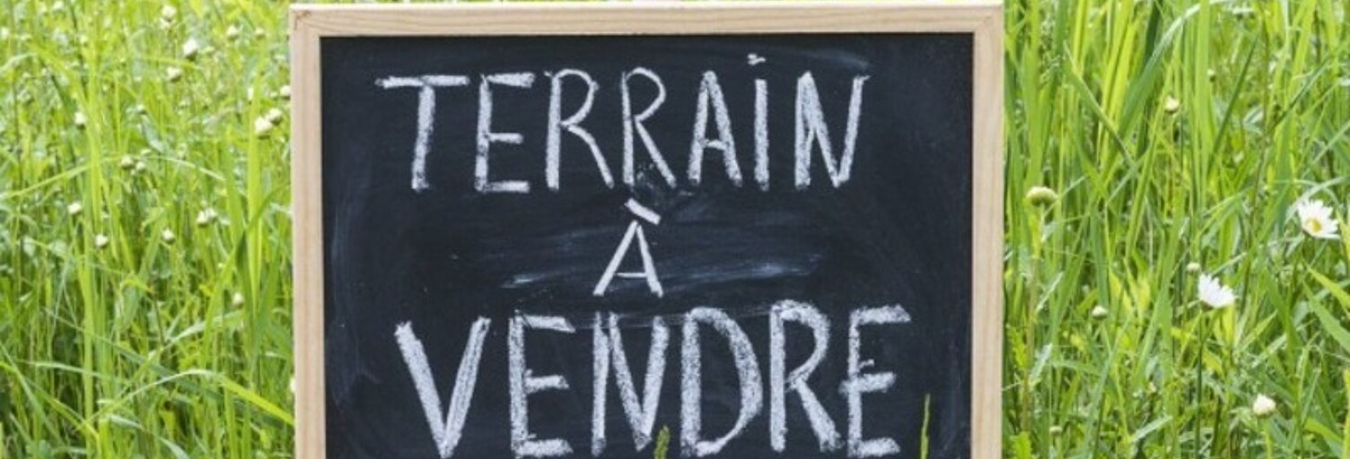 Terrain  1581 m² à vendre à Maringues (63350)