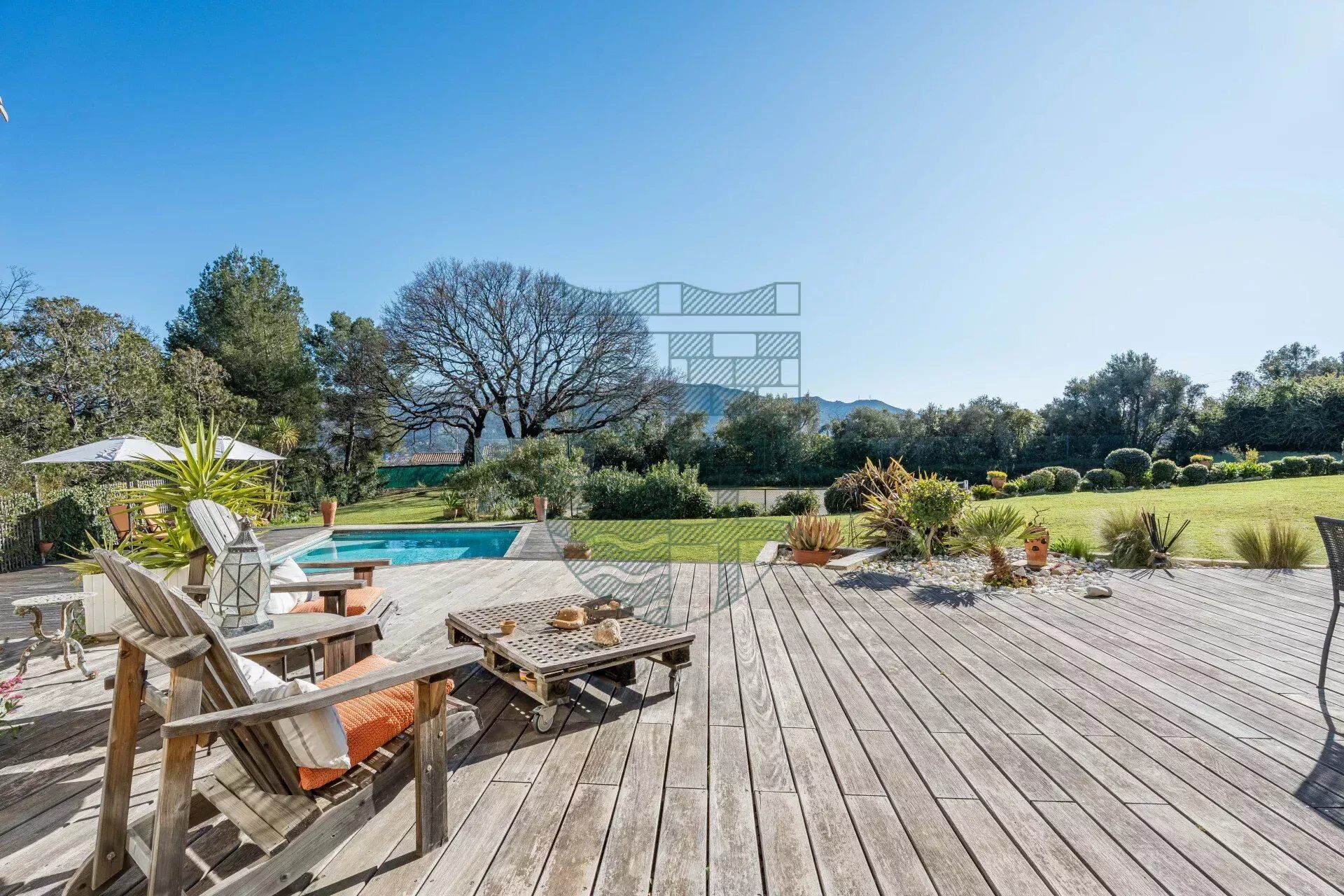 Villa / Maison  T9 à vendre Marseille 12eme 13012