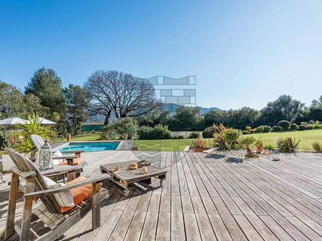 MARSEILLE 12ÈME – VILLA AVEC PISCINE ET TENNIS — photo du bien