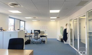 Bureau  125 m² à louer à Issy-les-Moulineaux (92130)