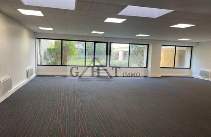 238 M² BUREAUX A VENDRE – PARIS 17ᵉ - A DEUX PAS DE L' ARC DE TRIOMPHE — photo 3