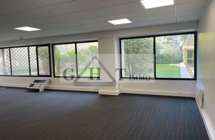238 M² BUREAUX A VENDRE – PARIS 17ᵉ - A DEUX PAS DE L' ARC DE TRIOMPHE — photo 4