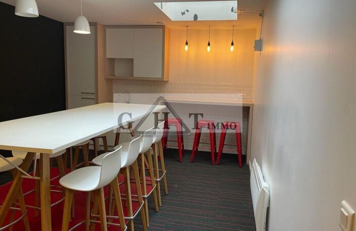238 M² BUREAUX A VENDRE – PARIS 17ᵉ - A DEUX PAS DE L' ARC DE TRIOMPHE — photo 5
