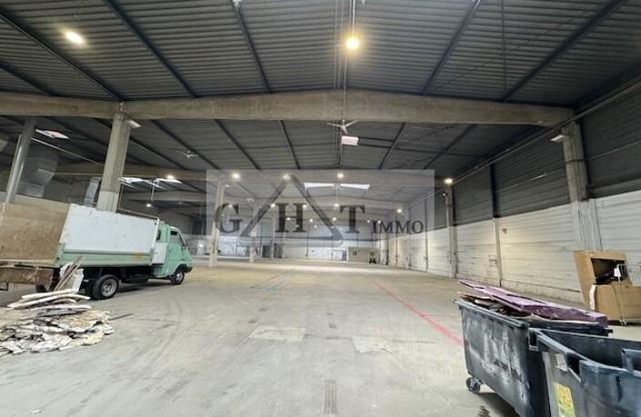 A LOUER MORANGIS UN ENTREPOT BUREAUX — photo 2