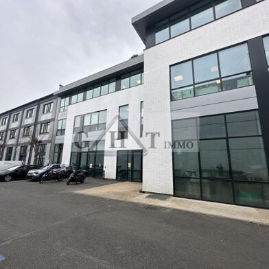 Local industriel  58499 €