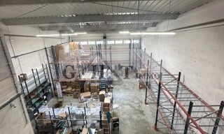 Local industriel  385 m² à louer à Vitry-sur-Seine (94400)
