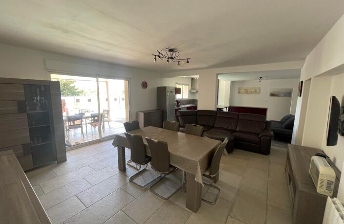 VILLA INDIVIDUELLE DE PLAIN PIED 5 PIECES 3 CHAMBRES 470m² DE PARCELLE AVEC PISCINE — photo 3