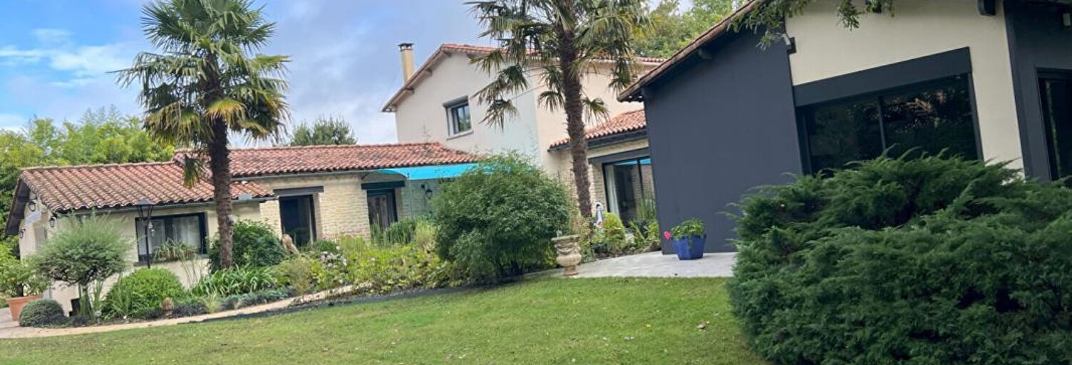 Maison 12 Pièces 270 m² à vendre à Augé (79400)