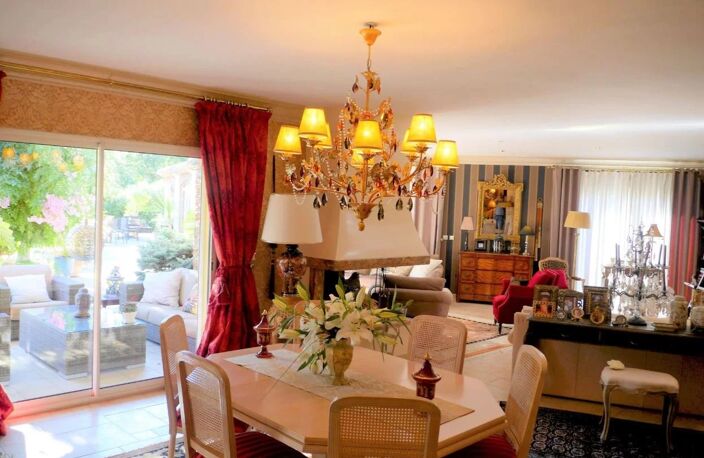 PROCHE PERPIGNAN : SPLENDIDE VILLA D'ARCHITECTE SUR PARCELLE PAYSAGÉE — photo 2