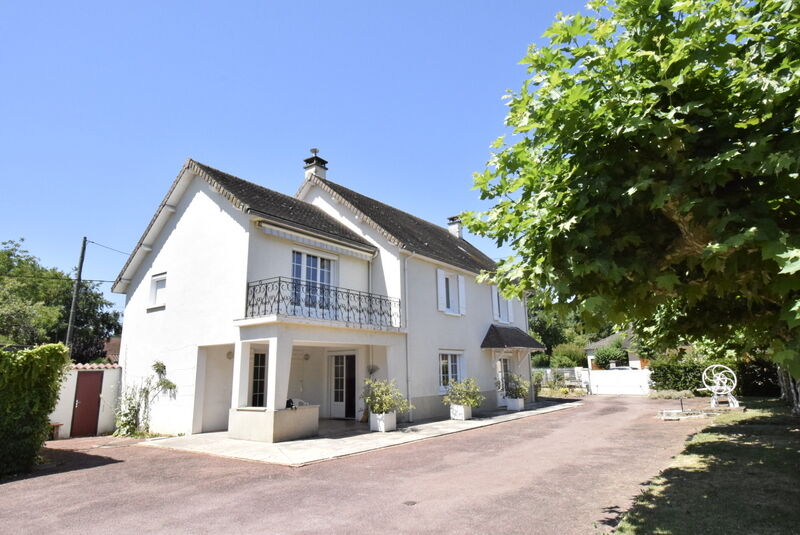 Villa / Maison  T7 à vendre Buxy 71390