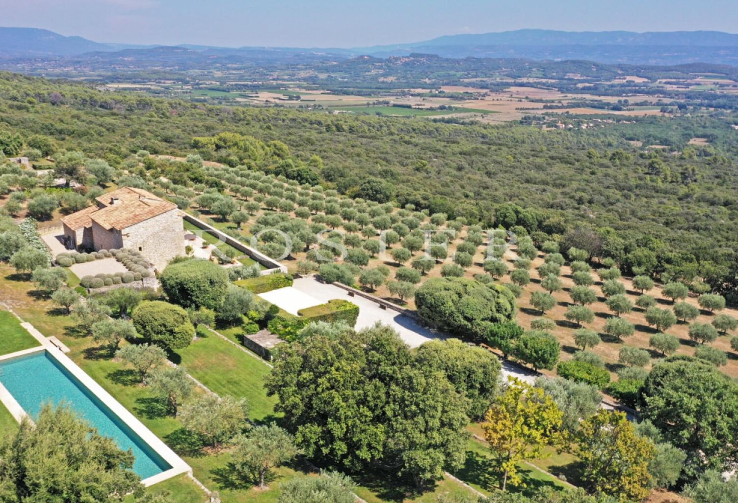 Gordes : authentique ferme rénovée en position ultra dominante s — photo 1