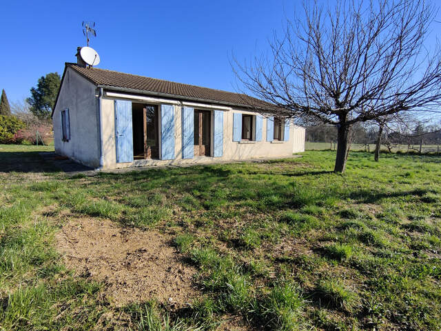 VILLA AVEC GRAND TERRAIN DE 2300m² — photo du bien